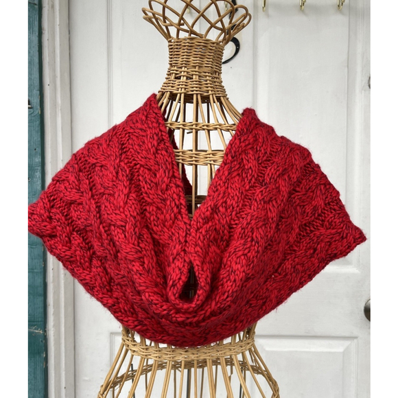 American Eagle Red Chunky Cable Knit Oversized Infinity Scarf One Size - Picture 3 of 11